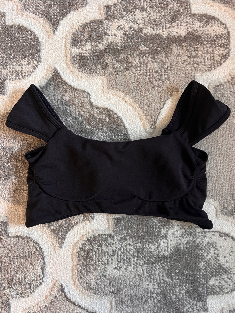 Gymshark Black Supportive Crop Sports Bra with Wide Straps